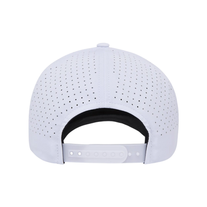 Monarch Cap en blanc, une casquette snapback structurée par Hype Heaven Studios